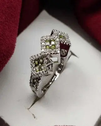 Cuore Selvaggio – Invisible Setting AD Finger Ring - LAVISH JEWELSCuore Selvaggio – Olive Green Invisible Setting AD Ring