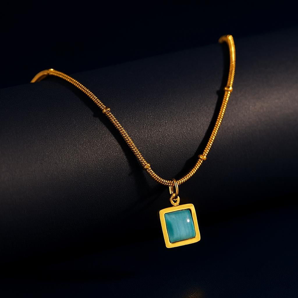 SOLVINA Necklace with heart-shaped blue stone pendant in 18K PVD gold plating